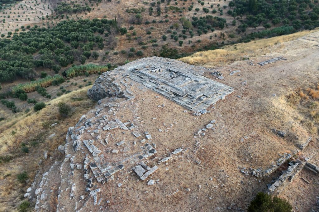 Ναός Λαφρίας Αρτέμιδος, Καλυδώνα. Αρχείο ΕΦΑΑΙΤ. Φωτό: Κ. Ξενικάκης.