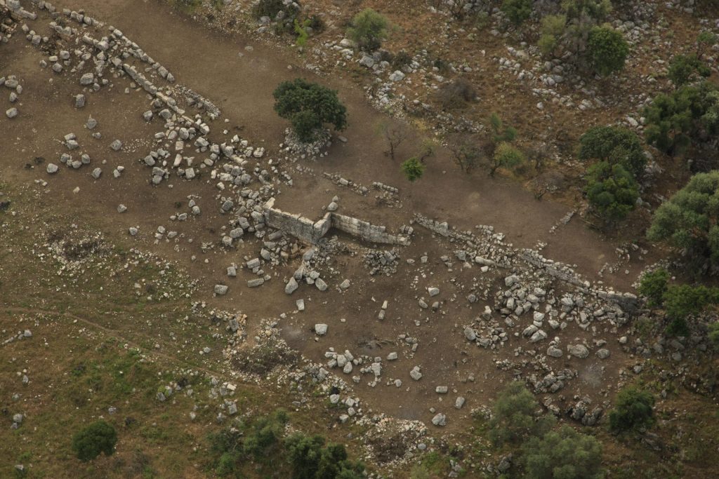 Αεροφωτογραφία οχύρωσης στη θέση Τρεις Εκκλησιές Πλευρώνας. Αρχείο ΕΦΑΑΙΤ.