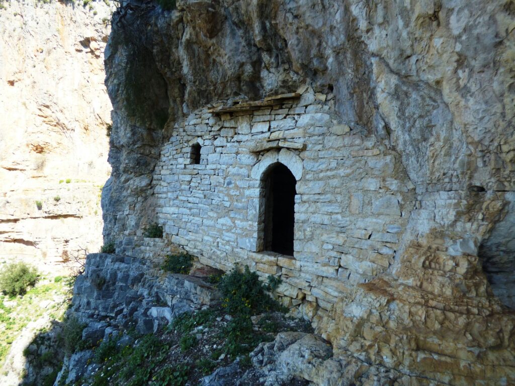 Σπήλαιο Αγ. Νικολάου Κρεμαστού. Φωτό: Κ. Μπακολίτσας.