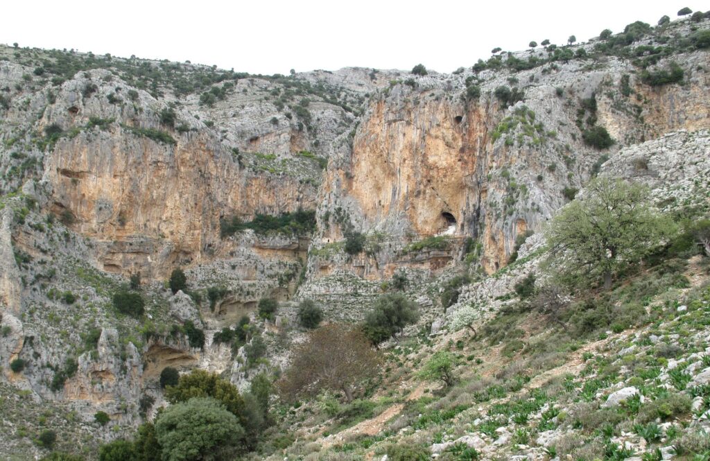 Σπήλαιο Αγ. Νικολάου Κρεμαστού. Φωτό: Κ. Μπακολίτσας.