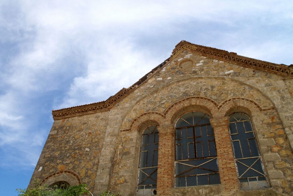 Ναός Εισοδίων Θεοτόκου (Λεσίνι). Αρχείο ΕΦΑΑΙΤ.