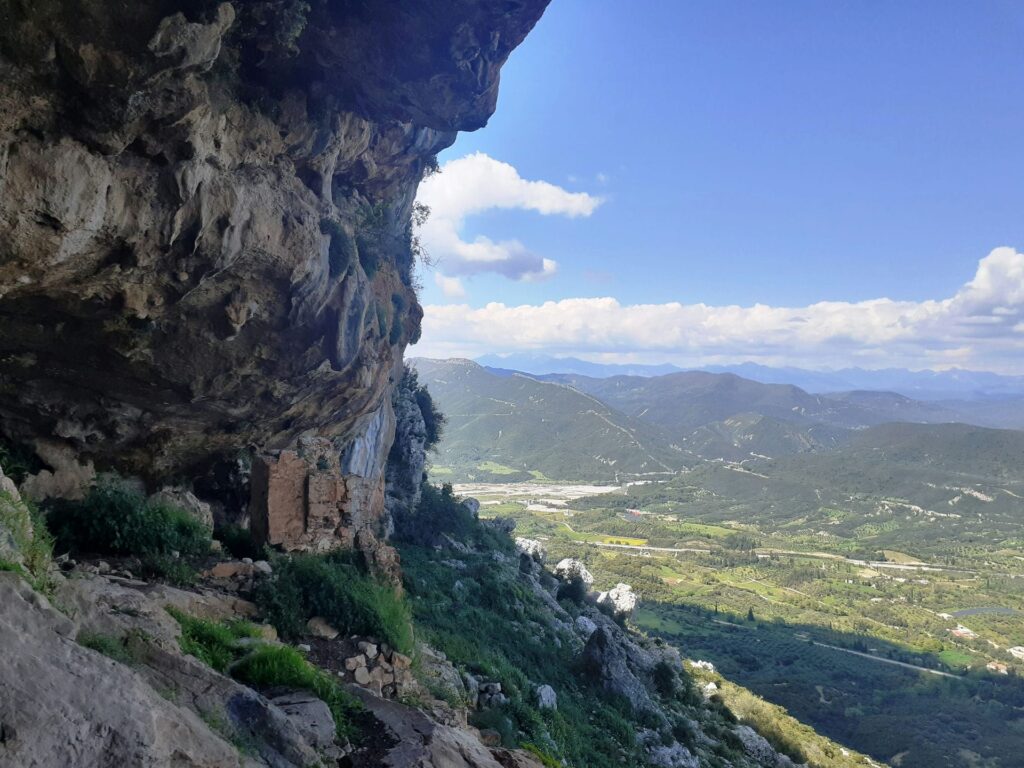 Σπήλαιο Αγ. Πατέρων. Αρχείο ΕΦΑΑΙΤ. Φωτό: Φ. Σαράντη.